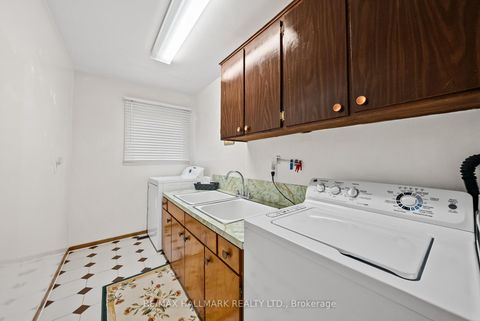 Photo 30 at 53 Tobruk Crescent, Newtonbrook East, Toronto