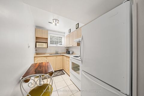 Photo 35 at 53 Tobruk Crescent, Newtonbrook East, Toronto