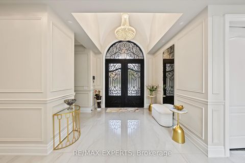 Photo 3 at 33 Highland Creek Court, Kleinburg, Vaughan