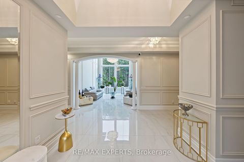 Photo 4 at 33 Highland Creek Court, Kleinburg, Vaughan