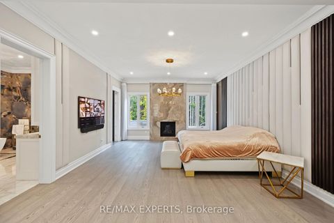 Photo 7 at 33 Highland Creek Court, Kleinburg, Vaughan