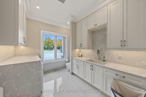 Photo 13 at 33 Highland Creek Court, Kleinburg, Vaughan