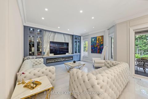 Photo 16 at 33 Highland Creek Court, Kleinburg, Vaughan