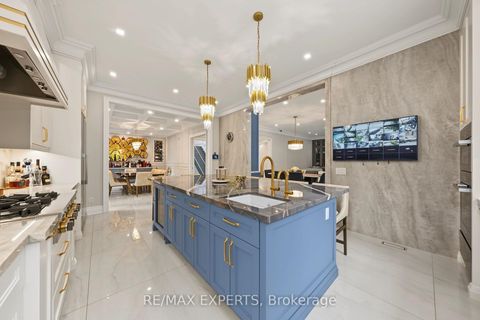 Photo 22 at 33 Highland Creek Court, Kleinburg, Vaughan