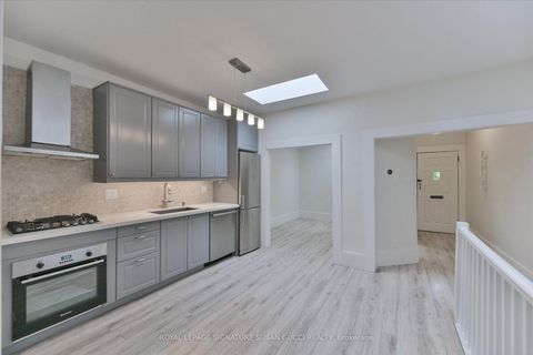 Photo 3 at 233 Cedarvale Avenue, Lumsden, Toronto