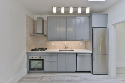 Photo 6 at 233 Cedarvale Avenue, Lumsden, Toronto
