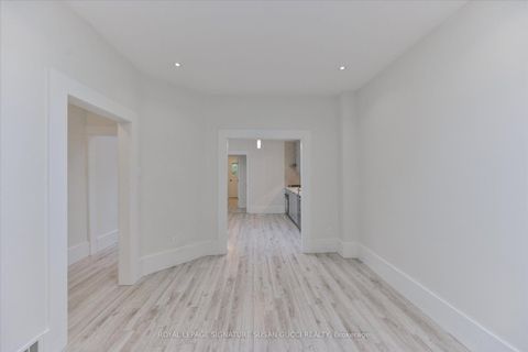 Photo 7 at 233 Cedarvale Avenue, Lumsden, Toronto