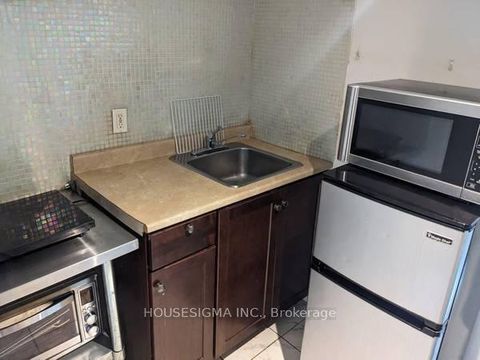 Photo 23 at 888 Dundas Street E, South Riverdale, Toronto