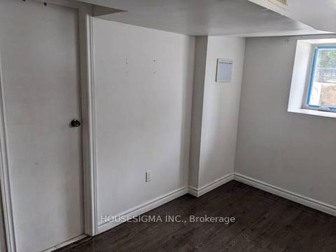 Photo 24 at 888 Dundas Street E, South Riverdale, Toronto