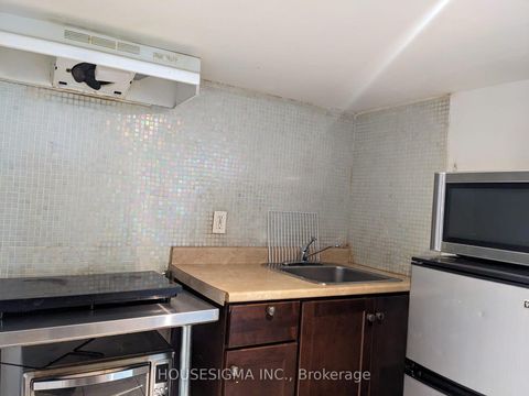 Photo 25 at 888 Dundas Street E, South Riverdale, Toronto