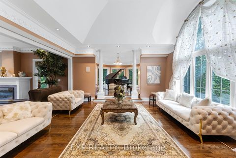 Photo 4 at 65 Offord Crescent, Bayview Southeast, Aurora