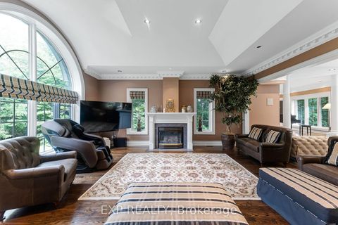 Photo 10 at 65 Offord Crescent, Bayview Southeast, Aurora