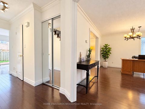 Photo 2 at 171 Brownridge Drive, Brownridge, Vaughan