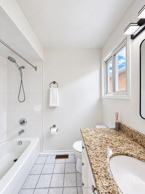 Photo 14 at 171 Brownridge Drive, Brownridge, Vaughan