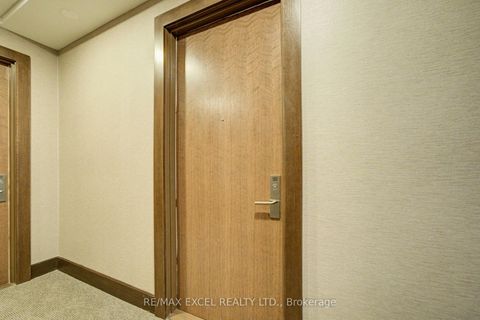 Photo 6 at 503 - 386 Yonge Street, Bay Street Corridor, Toronto