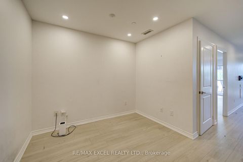 Photo 12 at 503 - 386 Yonge Street, Bay Street Corridor, Toronto