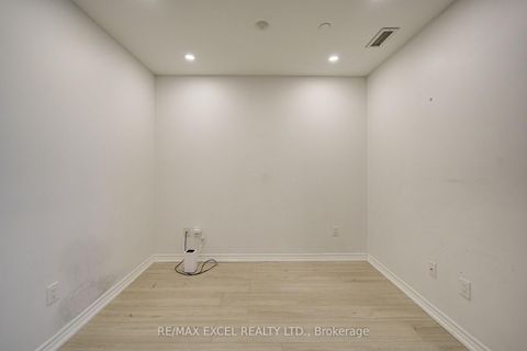 Photo 13 at 503 - 386 Yonge Street, Bay Street Corridor, Toronto