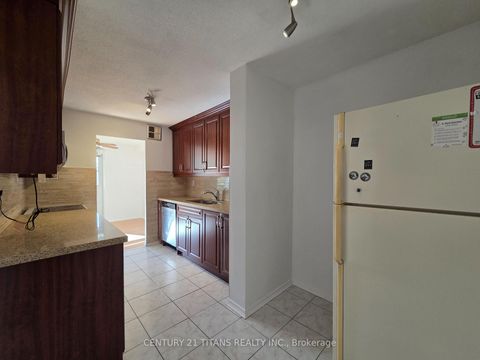Photo 4 at 510 - 270 Palmdale Drive, Sullivan, Toronto