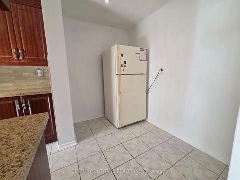 Photo 6 at 510 - 270 Palmdale Drive, Sullivan, Toronto