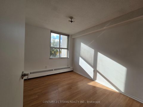 Photo 12 at 510 - 270 Palmdale Drive, Sullivan, Toronto