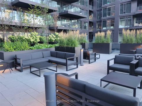 Photo 2 at 631 - 505 Richmond Street W, Waterfront Communities C1, Toronto