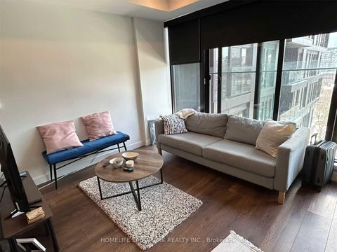 Photo 15 at 631 - 505 Richmond Street W, Waterfront Communities C1, Toronto