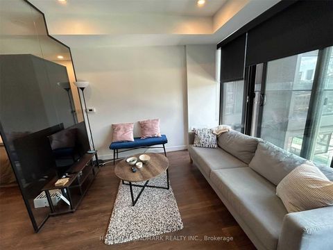 Photo 16 at 631 - 505 Richmond Street W, Waterfront Communities C1, Toronto