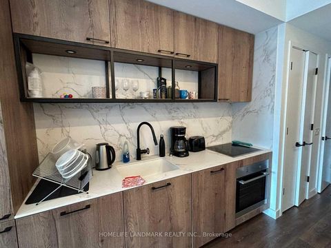 Photo 17 at 631 - 505 Richmond Street W, Waterfront Communities C1, Toronto