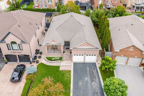 Photo 3 at 8 Piper Court, Maple, Vaughan