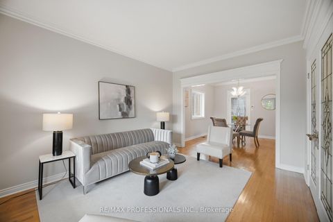 Photo 8 at 8 Piper Court, Maple, Vaughan