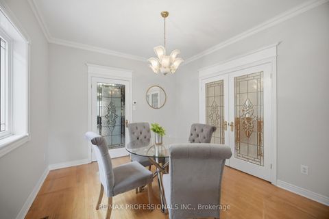 Photo 11 at 8 Piper Court, Maple, Vaughan