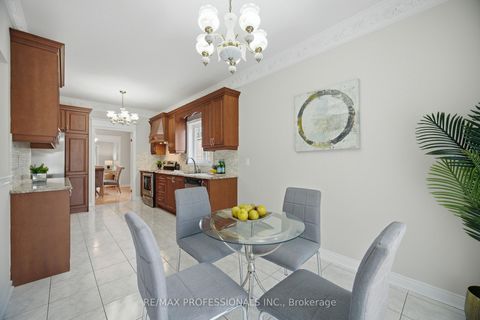 Photo 14 at 8 Piper Court, Maple, Vaughan