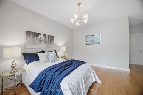 Photo 20 at 8 Piper Court, Maple, Vaughan