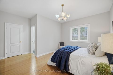 Photo 21 at 8 Piper Court, Maple, Vaughan