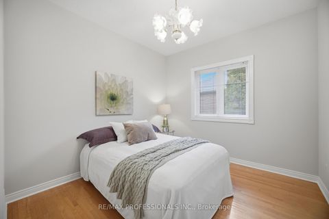 Photo 23 at 8 Piper Court, Maple, Vaughan