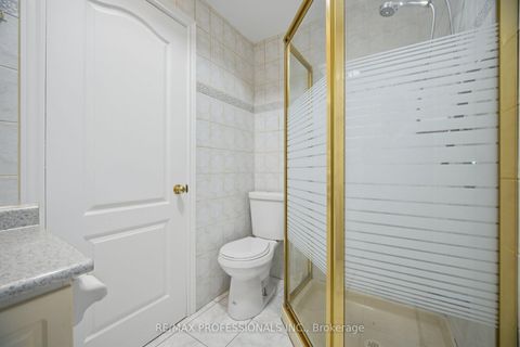 Photo 28 at 8 Piper Court, Maple, Vaughan