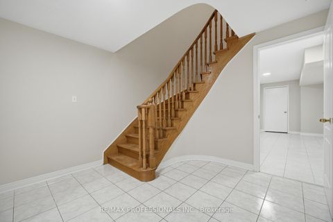 Photo 30 at 8 Piper Court, Maple, Vaughan
