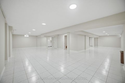 Photo 34 at 8 Piper Court, Maple, Vaughan