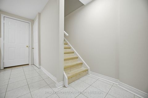 Photo 39 at 8 Piper Court, Maple, Vaughan