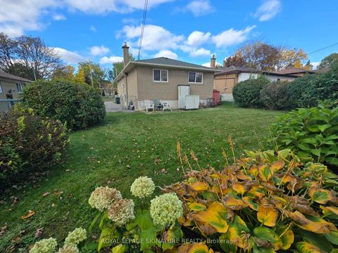 Photo 1 at 7 Scotchdale Avenue, Eglinton East, Toronto