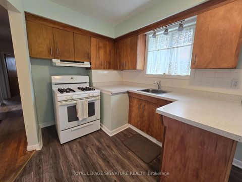 Photo 7 at 7 Scotchdale Avenue, Eglinton East, Toronto