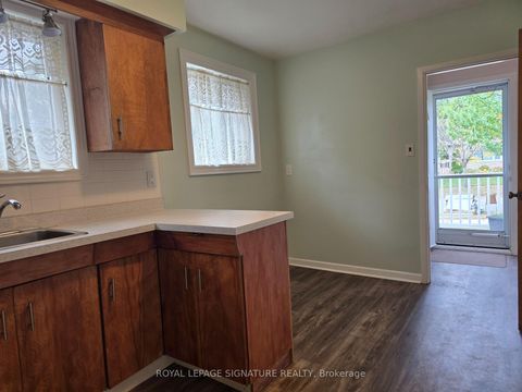 Photo 8 at 7 Scotchdale Avenue, Eglinton East, Toronto