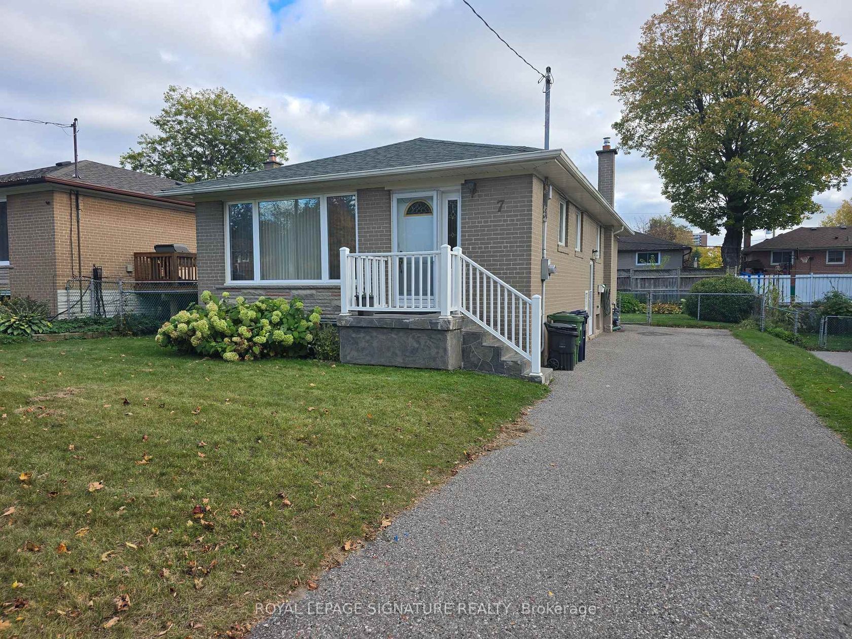 7 Scotchdale Avenue, Eglinton East, Toronto 