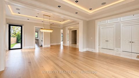 Photo 6 at 1 Silvergrove Road, Windfields, Toronto