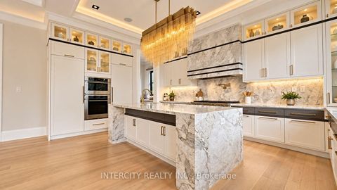 Photo 7 at 1 Silvergrove Road, Windfields, Toronto