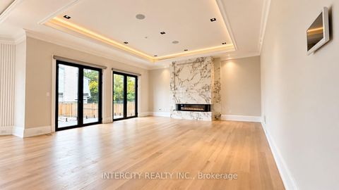 Photo 10 at 1 Silvergrove Road, Windfields, Toronto