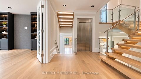 Photo 11 at 1 Silvergrove Road, Windfields, Toronto