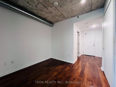 Photo 3 at 526 - 47 Lower River Street, Moss Park, Toronto