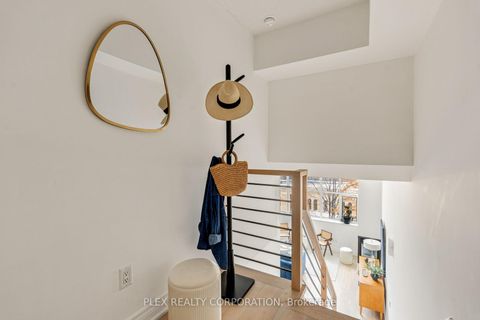 Photo 3 at 410 - 437 Roncesvalles Avenue, Roncesvalles, Toronto