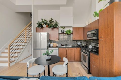 Photo 12 at 410 - 437 Roncesvalles Avenue, Roncesvalles, Toronto